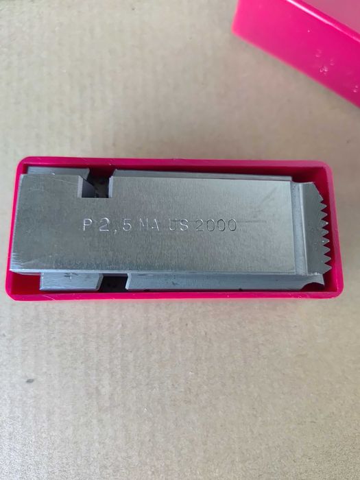 Seturi de bacuri (cuțite) pentru capete de filetat automate / mașini de filetat, model MA US 2000.