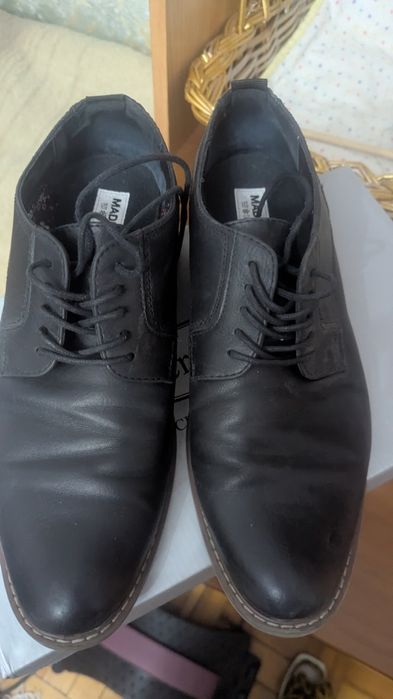 Продам мужские ботинки известного бренда тимберлэнд, и черные классика