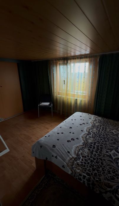 Casa parter+mansarda si spatiu comercial