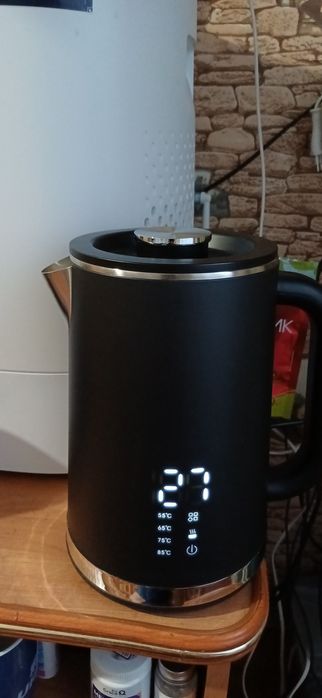 Продам чайник с поддержкой температуры.