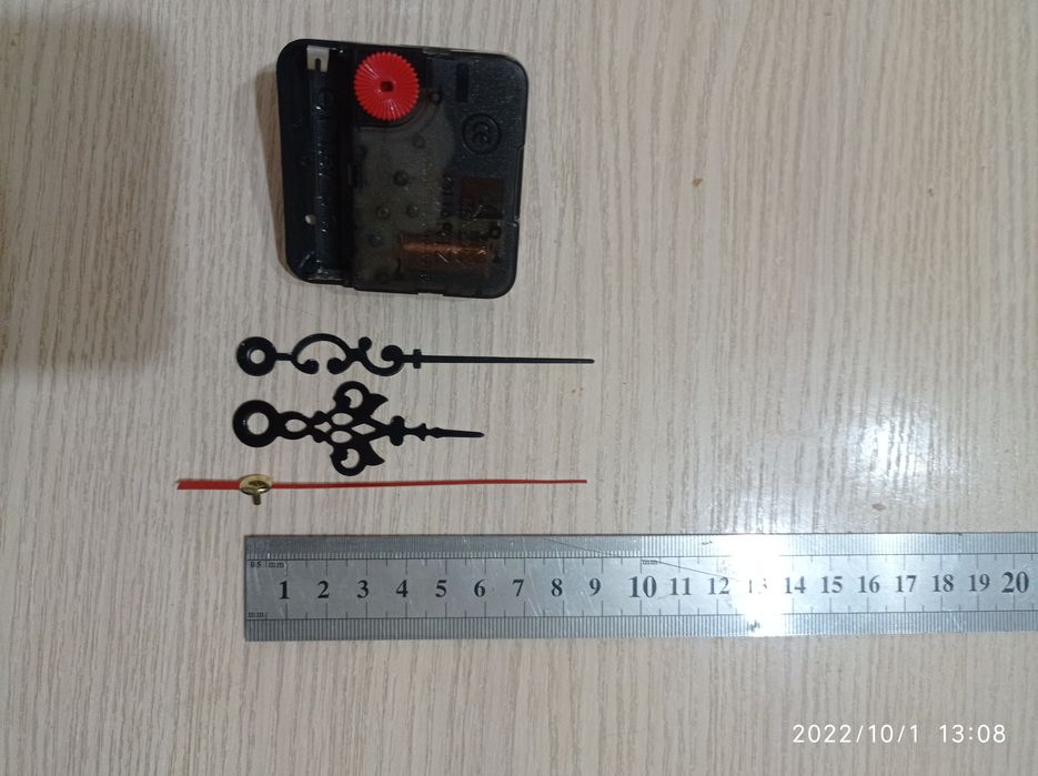 Механизм часов со стрелками