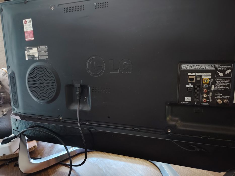 Smart Телевизор LG 42LA690v