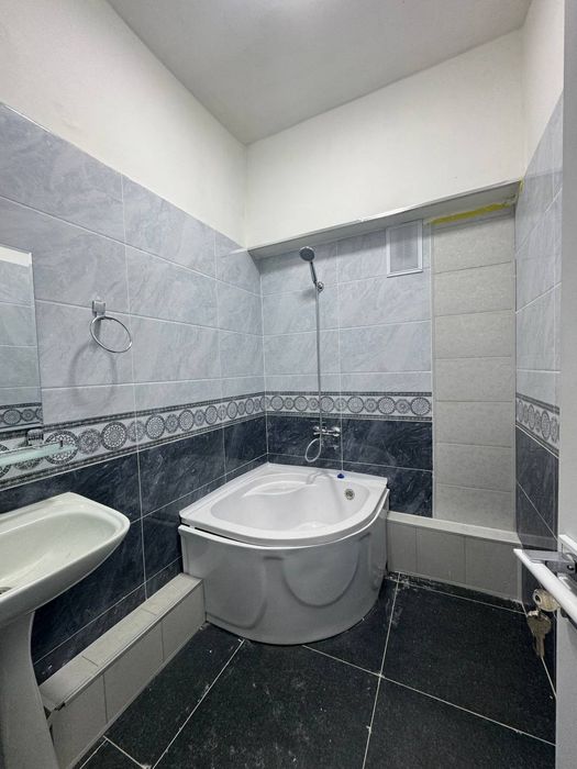 Доступ 24/7 .В центре города Сдаётся офис 4х-комнатный.Метро Минор