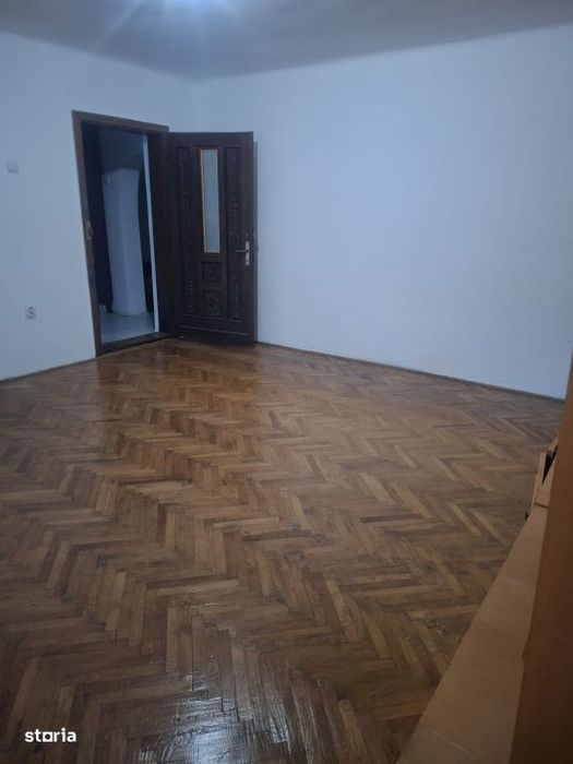 Casa Cu Teren 471 Mp -Ideal  Pentru Locuit Sau Investitie.