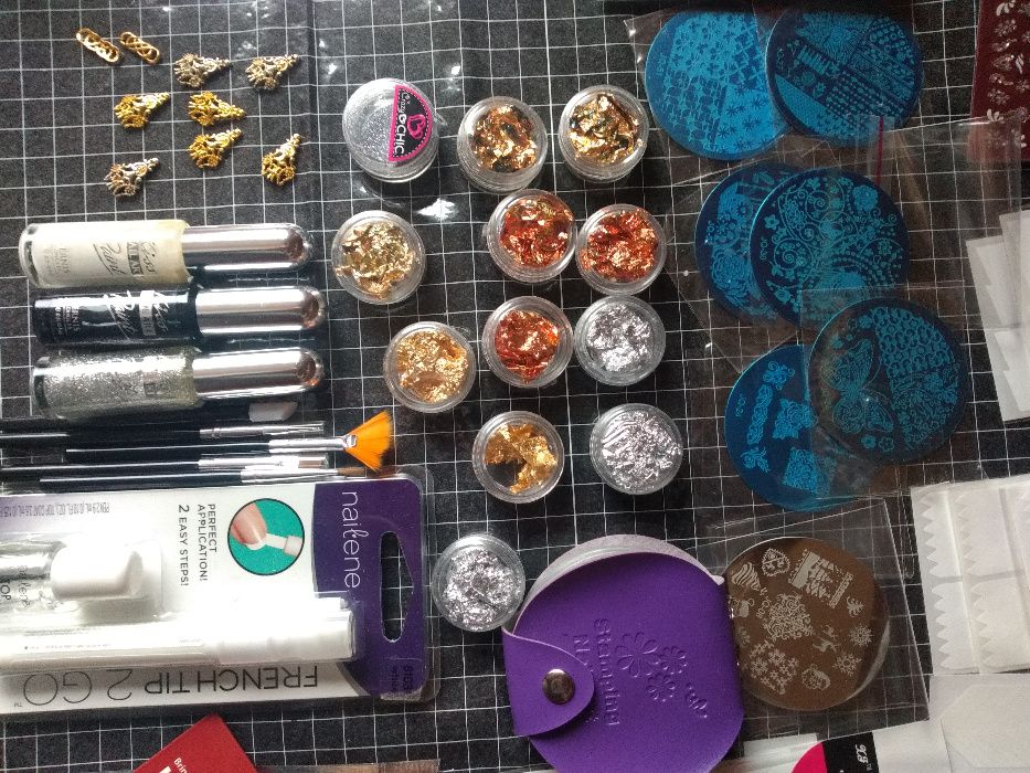 Огомен лот за нокти