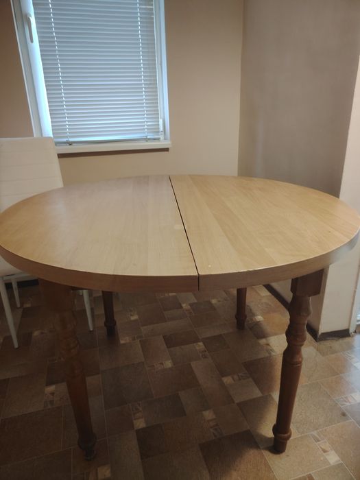 Маса за хранене разтегатела.