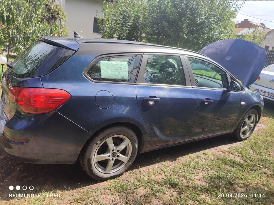 Opel Astra J 2011