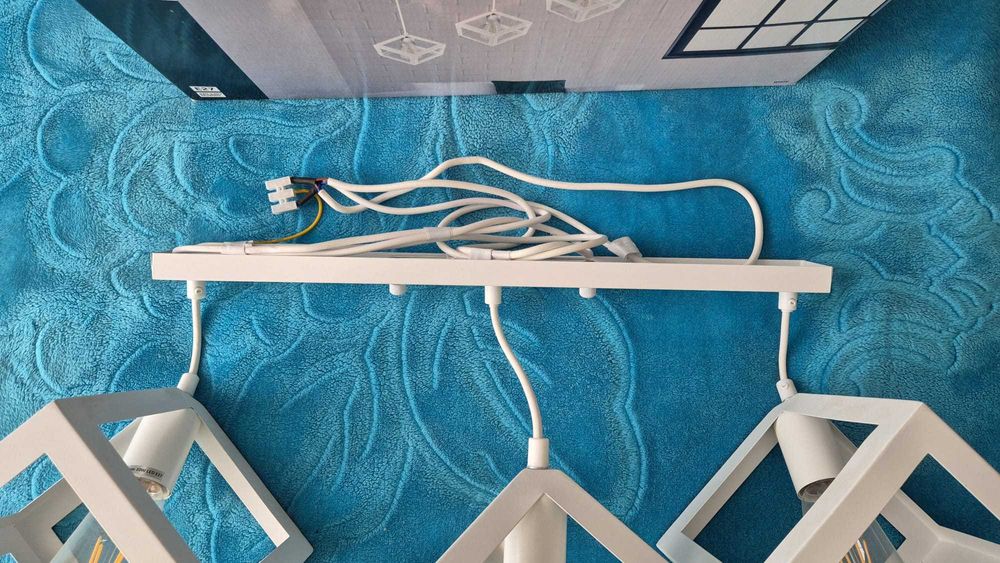 Lustra/Pendul Sweeden 3 x E27 2buc