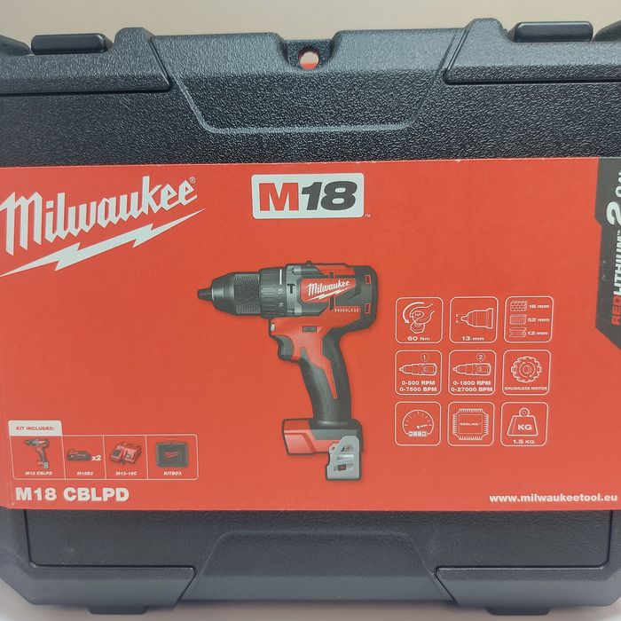 Нов безчетков винтоверт Milwaukee M18 CBLPD-202C