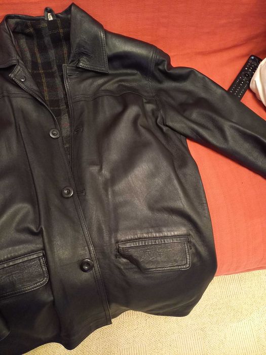 Продава  кожено сако.