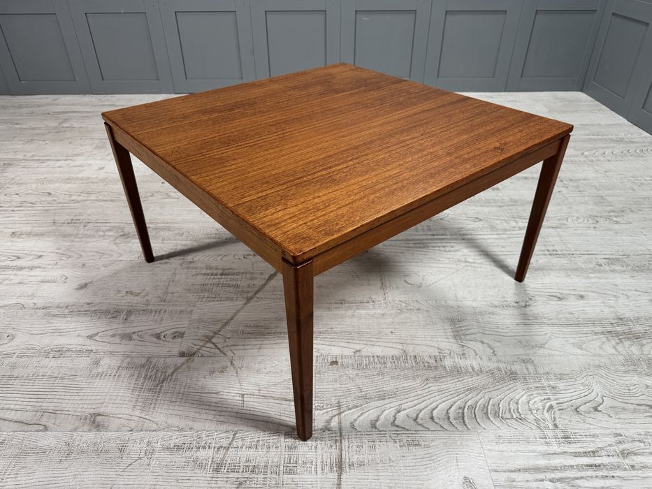 Винтидж скандинавска холна маса К060