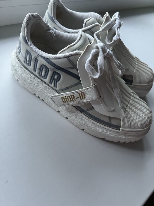 Кроссовки женские