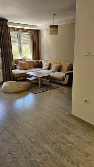 Дава се под наем Двустаен апартамент в София, Бъкстон - 87 кв.м за 718.08 € - Снимка #2