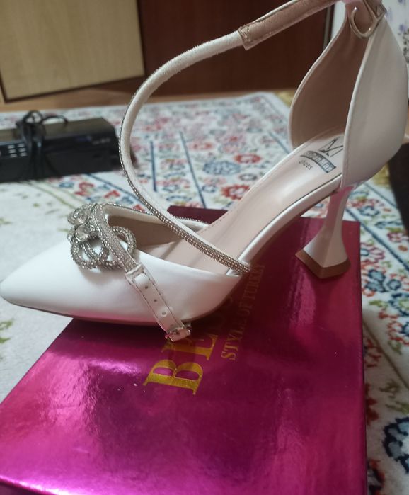 Туфли  женская белая