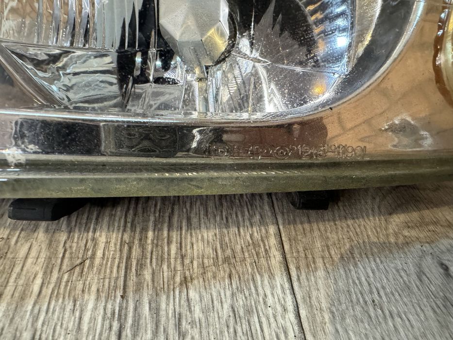 Фары на Ниссан Микра