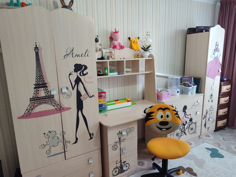 Детская стенка, кровать, кресло