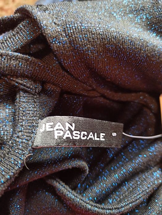 Красивое платье S размера