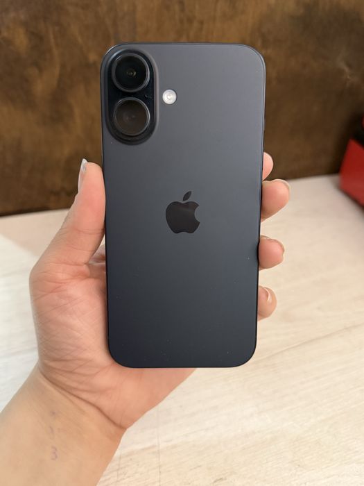 Продам iPhone 16 128GB Black
