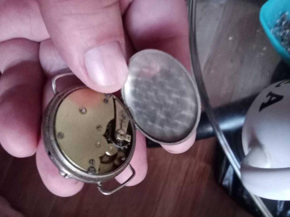 Часы старинные не рабочие