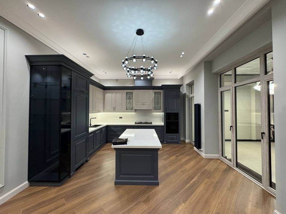 Ор-р: Центр Луначарский Продается Новый Евро дом 7.соток 750м2 7.ком