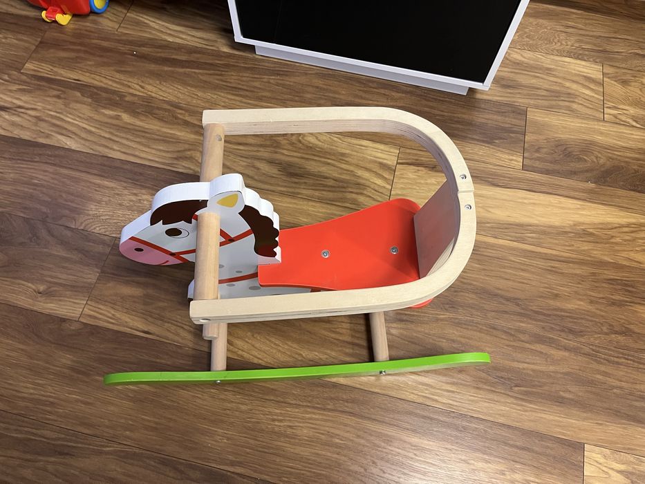 Дървено конче люлка