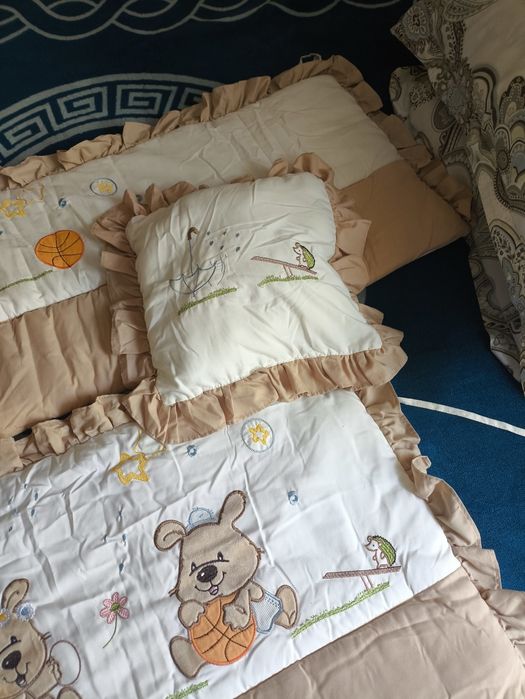 Продам бортики на кроватку