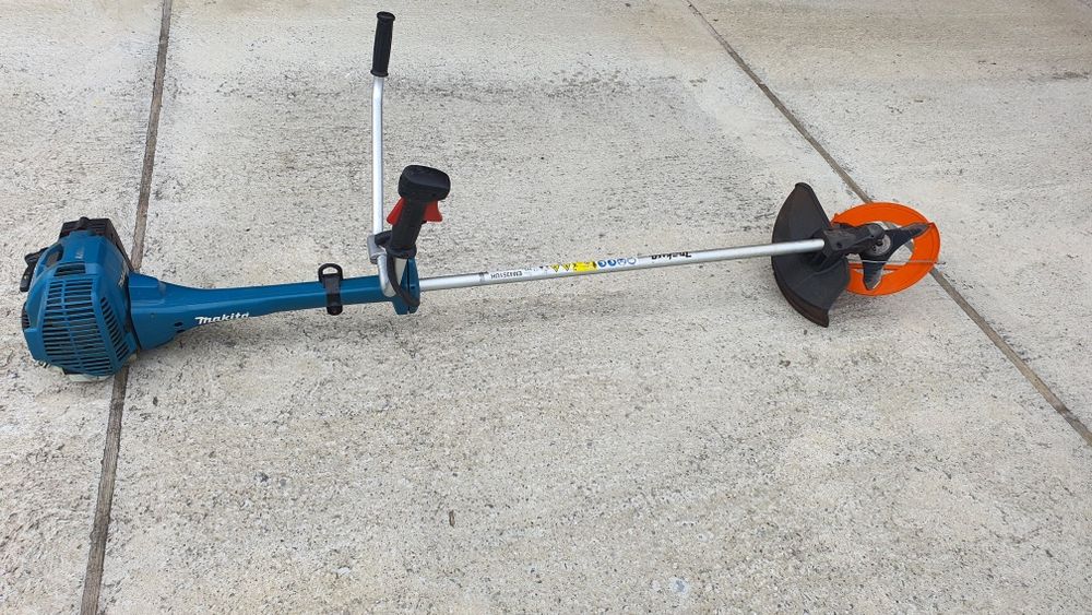 Косачка Makita EM4351UH