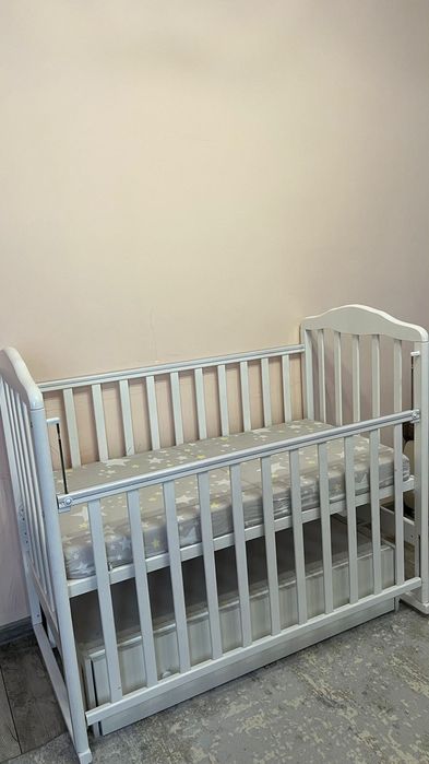 Детская кровать белая