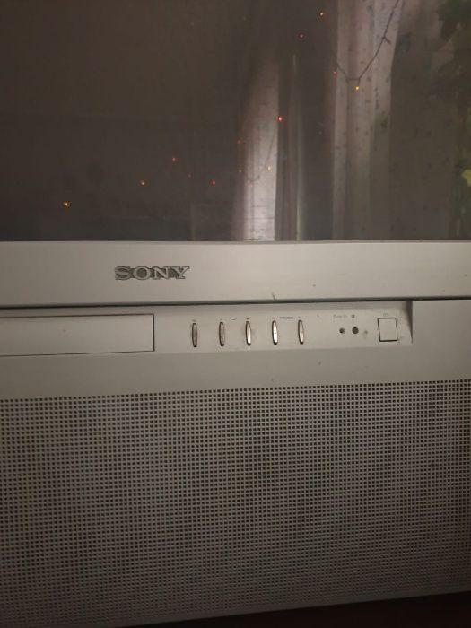 Телевизор проекционный SONY диагональ 110 см