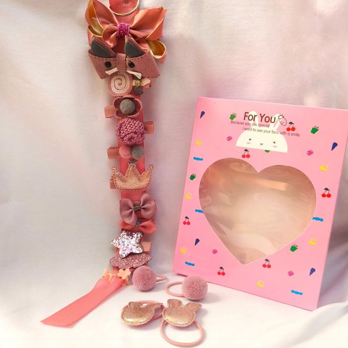 Qizlar uchun zakolkalar to'plami  Набор заколок для девочки