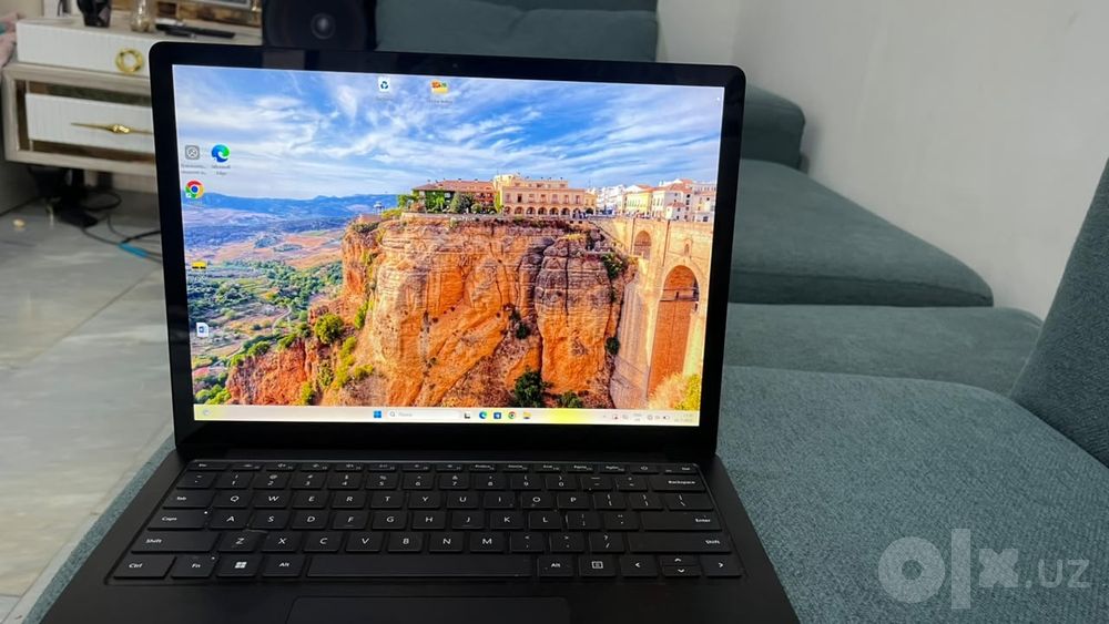 Kompyuter: Microsoft Surface Laptop 4