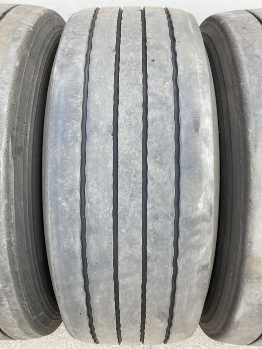 Гуми за камион 385-65-22.5