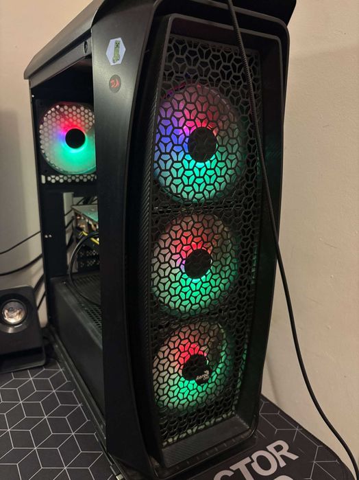 Vand/schimb pc cu laptop gaming