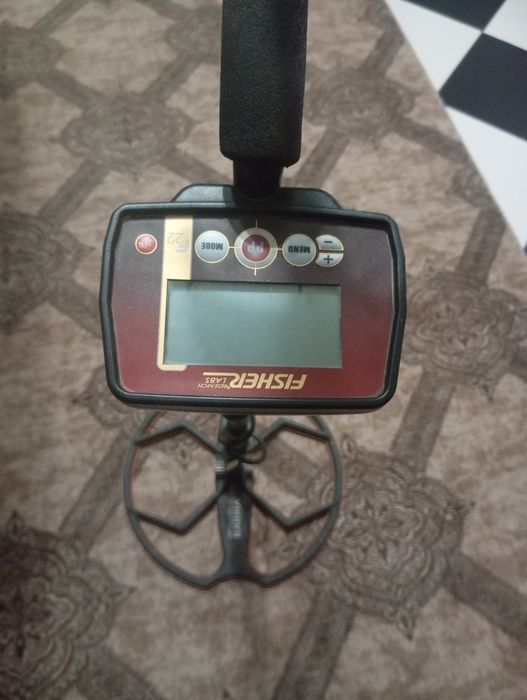 Металотърсач / Металдетектор Fisher F22 с Карма Сонда 33см