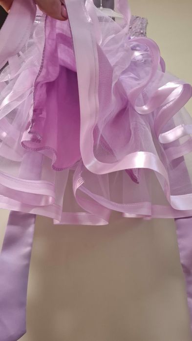 Нарядное платье для девочки лилового цвета