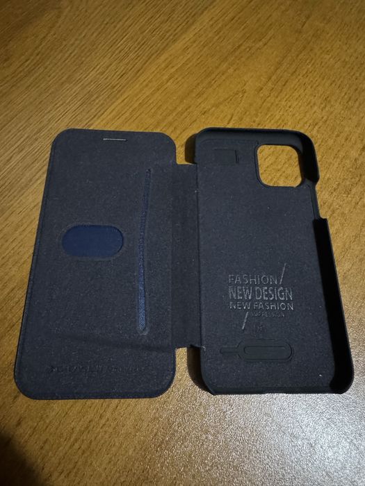 Отдам бесплатно чехол книжку iphone 11 pro