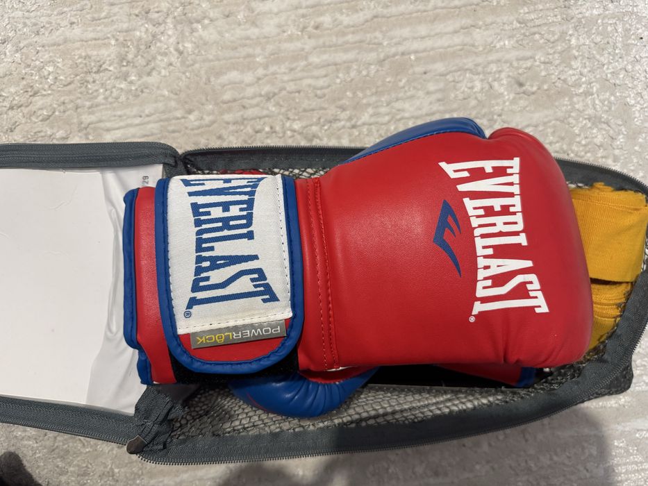 Everlast Powerlock 12 oz.