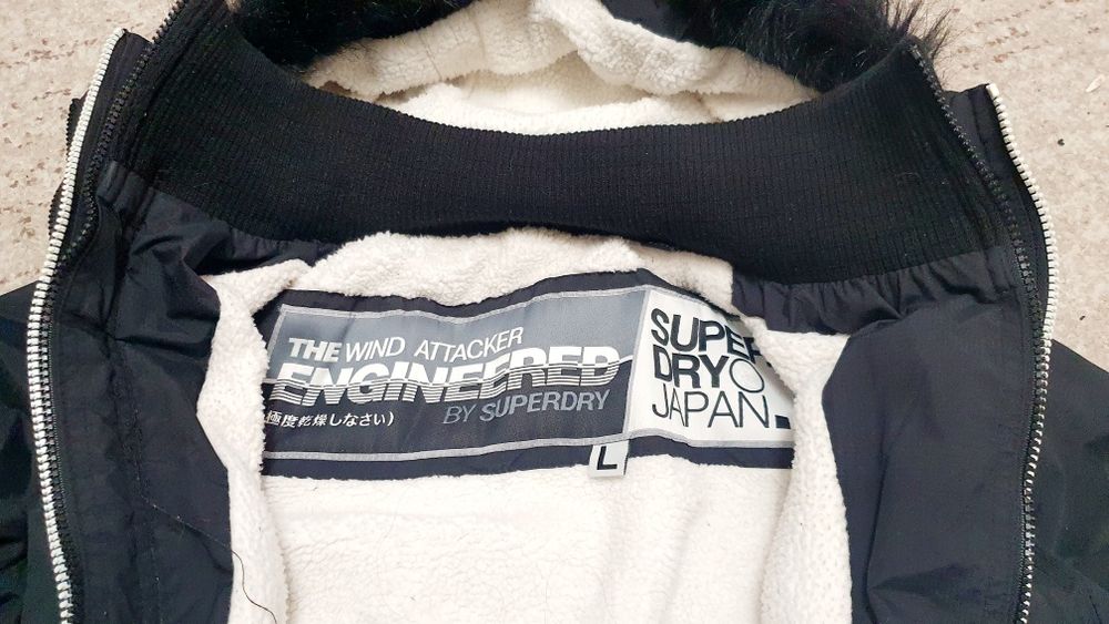 Geaca Superdry Wind attacker dama gluga blana primavara