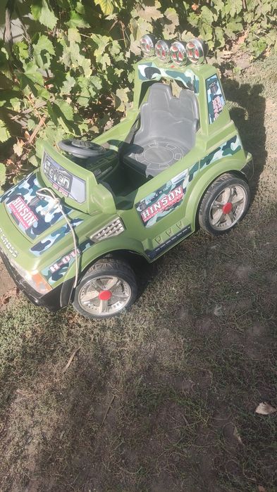 Продам детскую машину