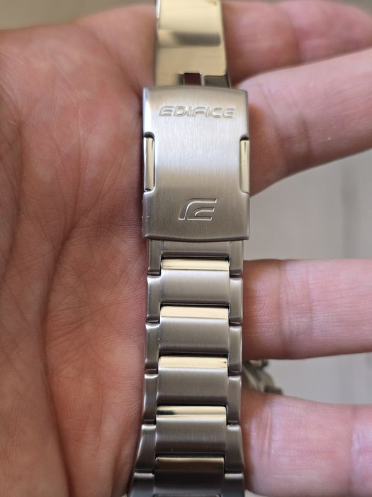 Casio Edifice EQB-1100D - solar, subtire 8,9 mm, geam safir