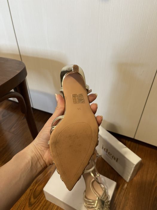 Sandale aurii elegante 38