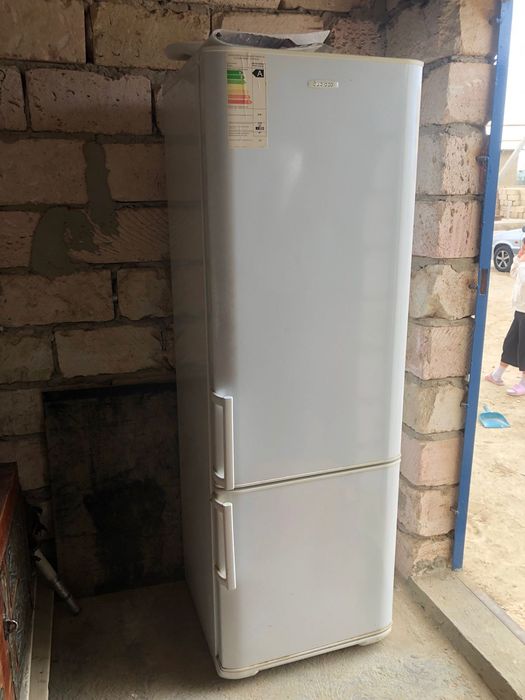 Холодильник продается