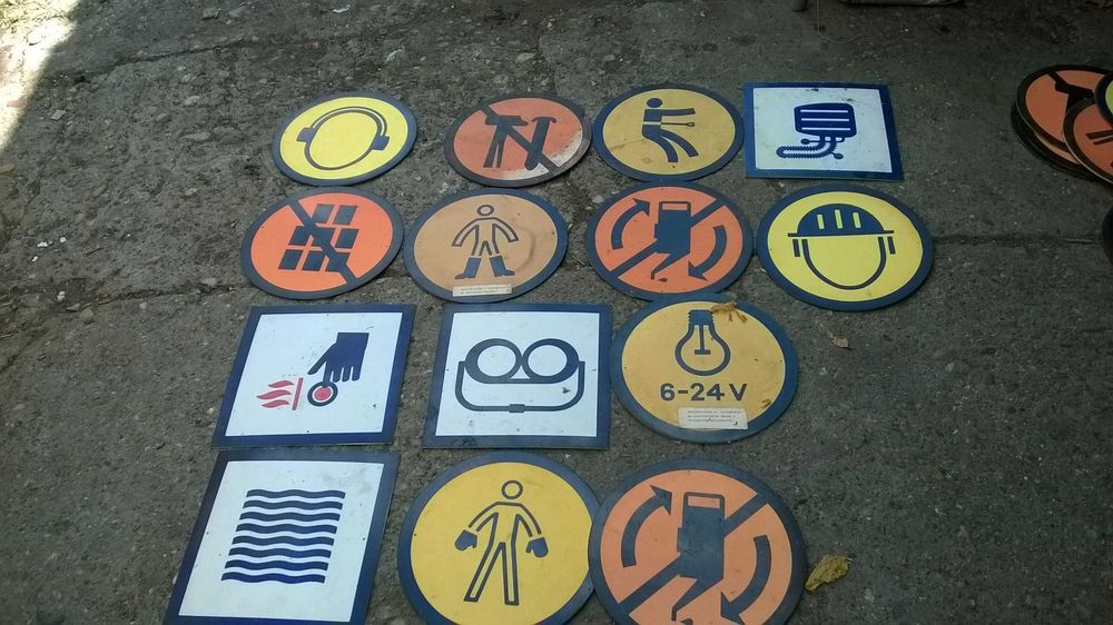 Пласмасови табели