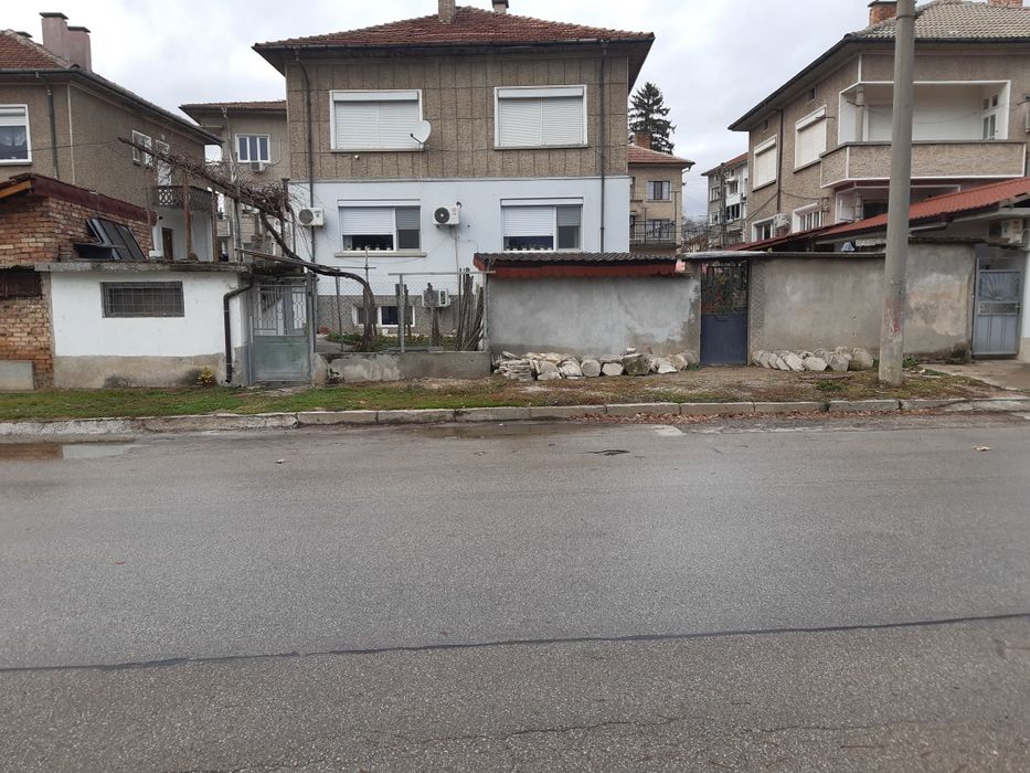 Продава се Къща в Севлиево - 200 кв.м за 383 €/кв.м - Снимка #2