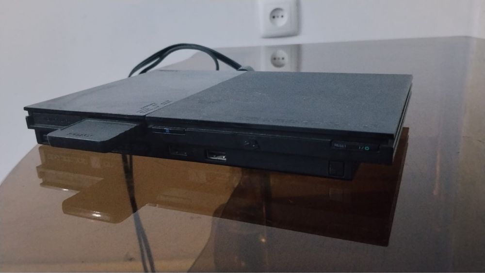 Playstation 2 б/у в хорошем состоянии все диски игры работают