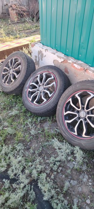 Продам титанки с резиной