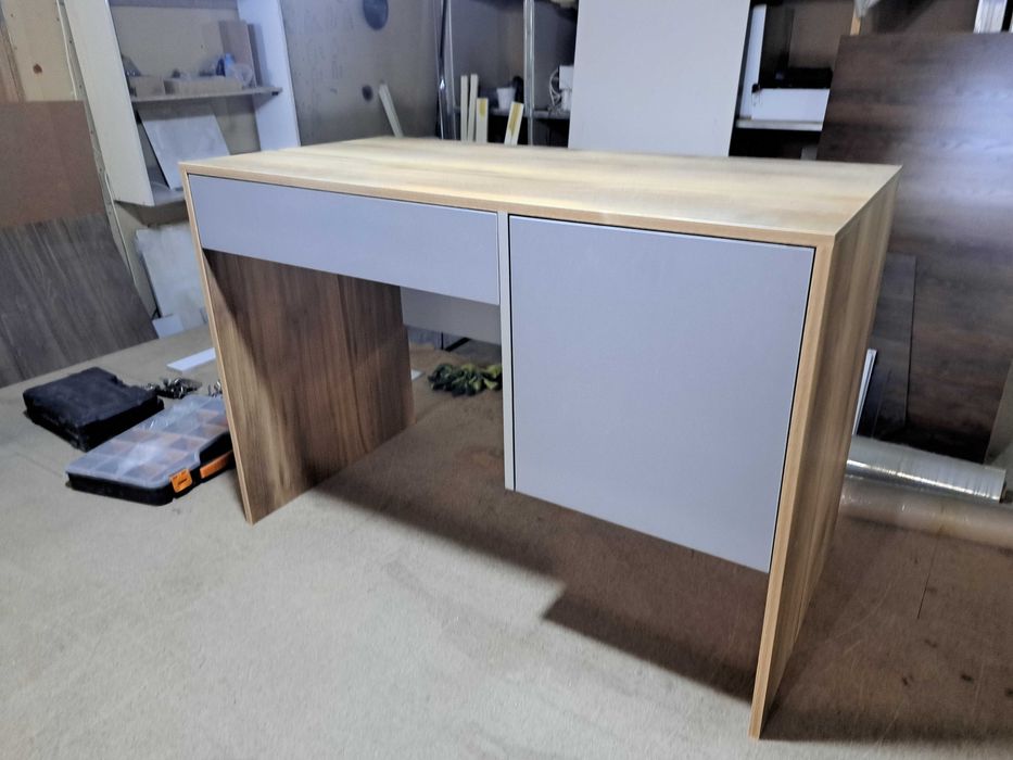 Parta. O'quvchi bolalar dars tayyorlash uchun