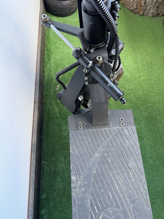 Yume Hawk Pro 2x3000w електрическа тротинетка