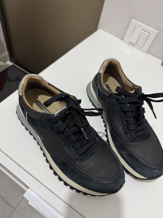 Продам кроссовки