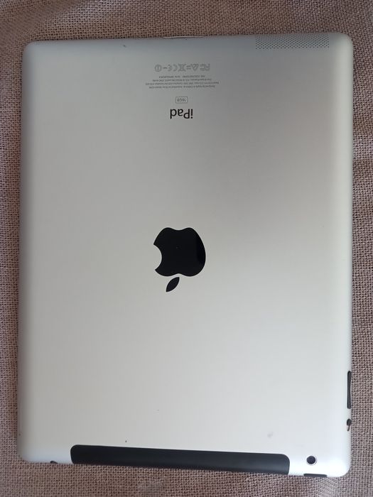 Продам iPad в отличном состоянии планшет